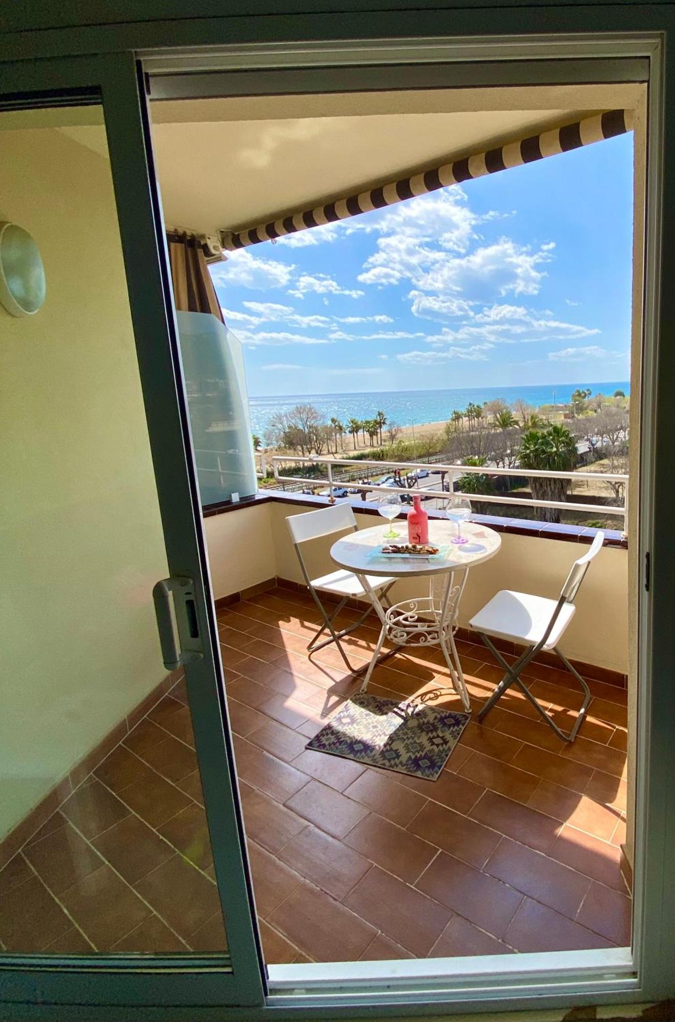 Apart. Pineda De Mar-sea And Mountains Views Appartement *